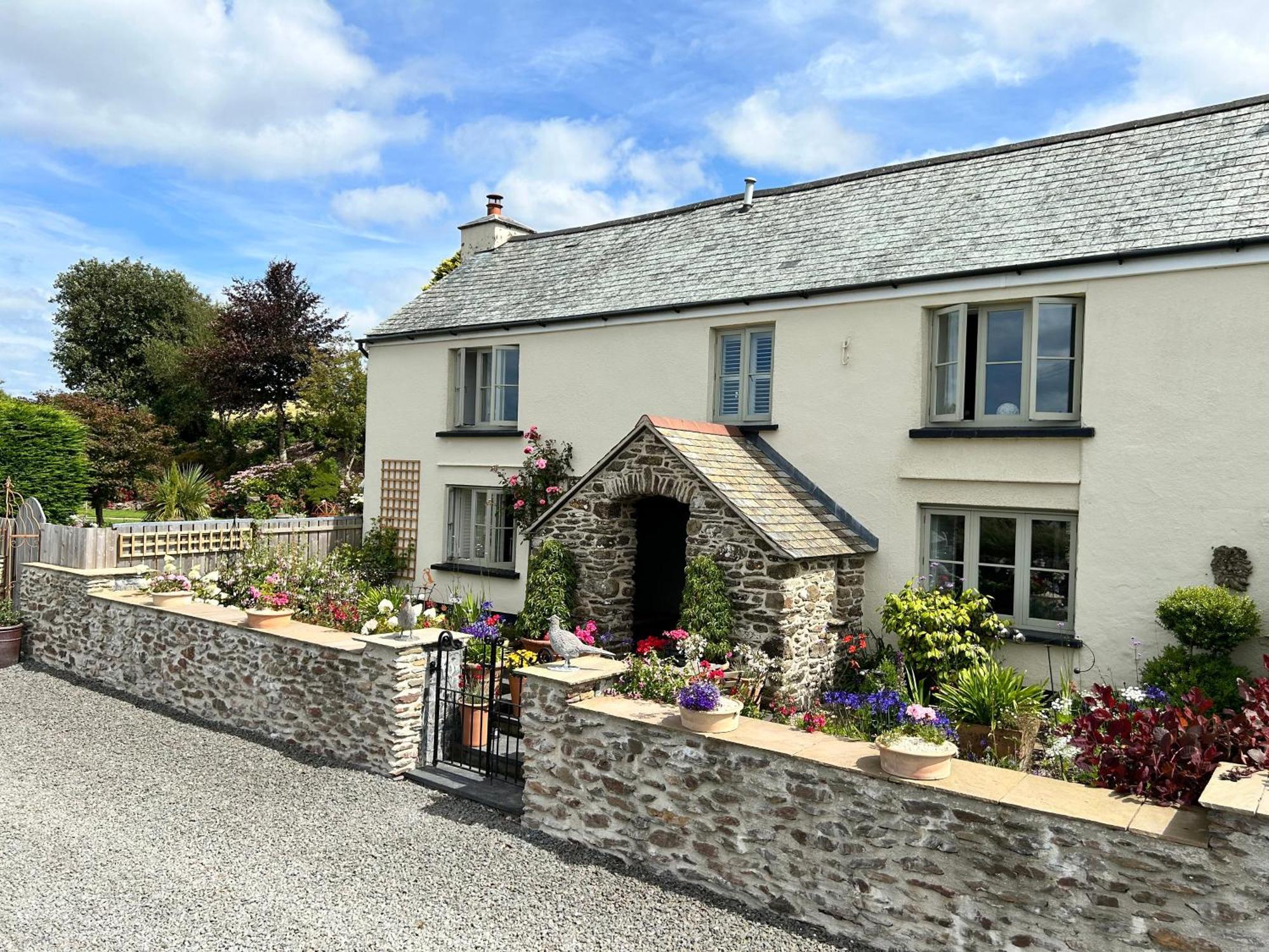 West Lyn Farm B&B And Shepherd Hut Lynton Bagian luar foto